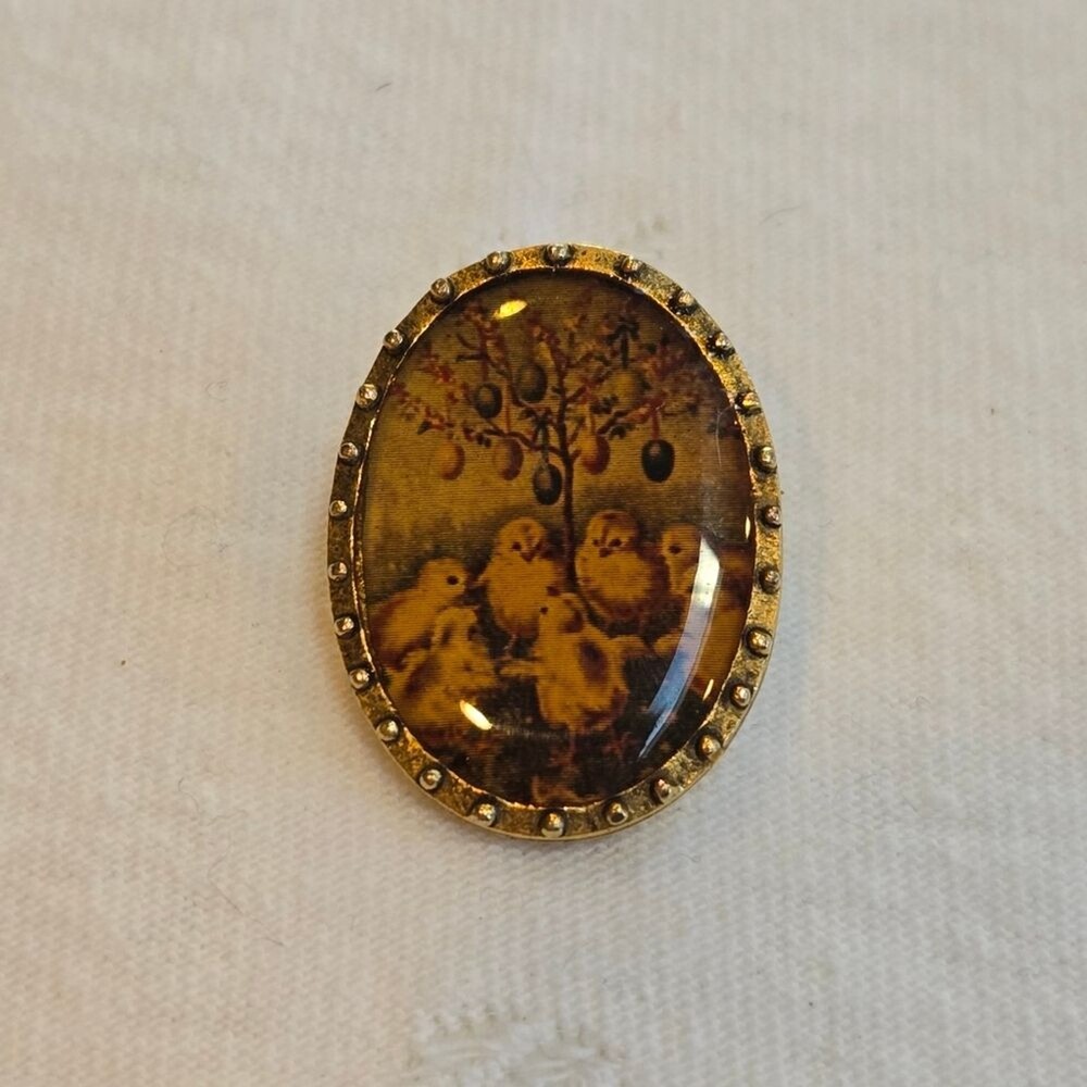 Maximal Art Oval Easter Chicks and Eggs Brooch